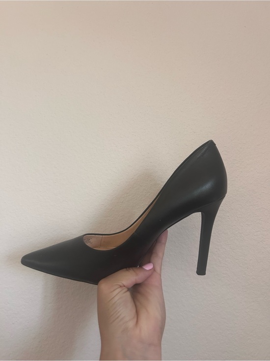 Jessica Simpson Shoes - Size 8 Jessica Simpson Classic Black Pointed-Toe High Heel Pump